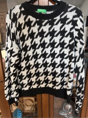 United Colors Of Benetton Black & White Houndstooth Crewneck Sweater